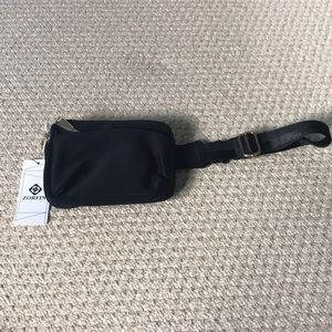 Black belt bag (fanny pack)